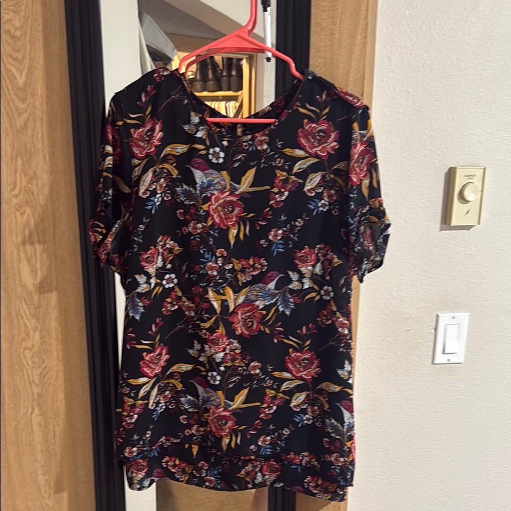 DR2 Black and Red Blouse with Peter Pan Collar and Short Sleeves
